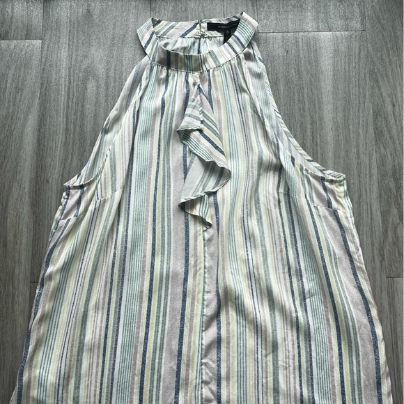 NWT BCBG Sleeveless White Striped Top, size M - Picture 3 of 4